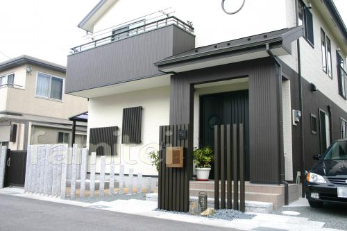 シンプルモダン外構施工例 機能門柱
